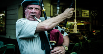 Picture of male bagpiper
